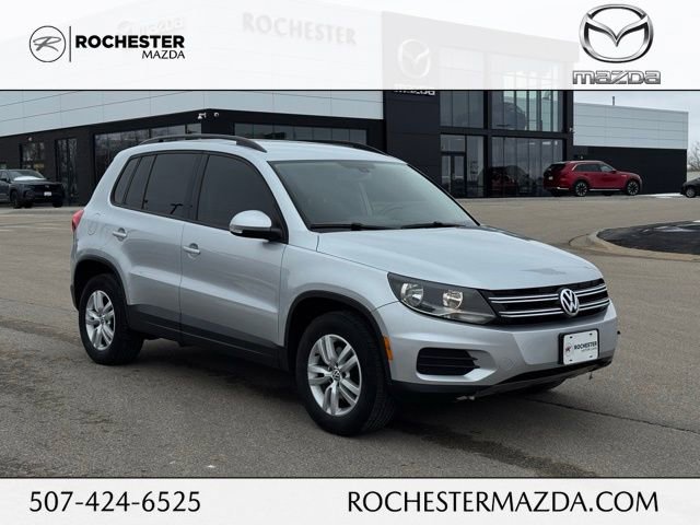 Used 2017 Volkswagen Tiguan S image 1