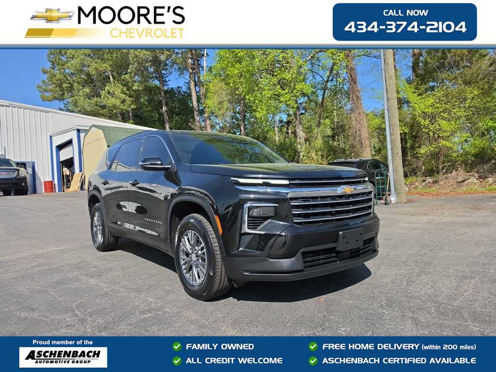 Used 2025 Chevrolet Traverse LT w/ Driver Confidence Package