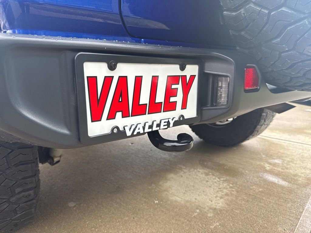 Used 2019 Jeep Wrangler Unlimited Sahara w/ Uconnect 4C Nav & Sound Group image 17