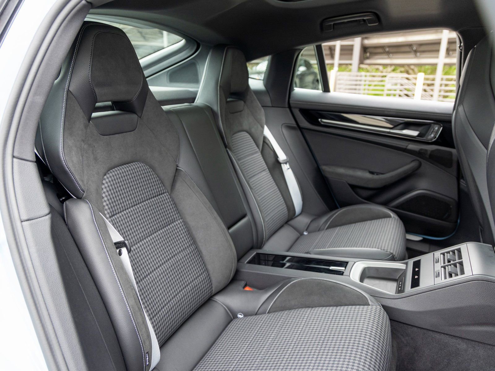 Certified 2025 Porsche Panamera 4 image 50