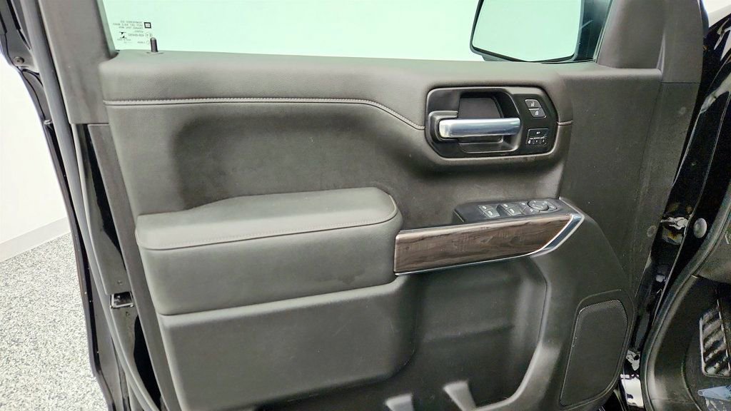 Used 2022 Chevrolet Silverado 1500 LTZ image 11