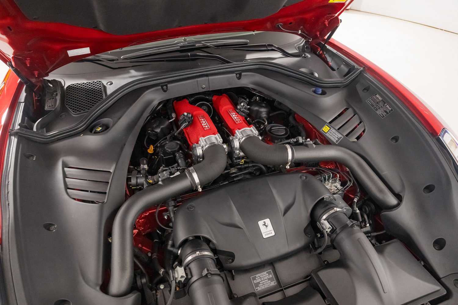 Used 2015 Ferrari California T RWD image 60