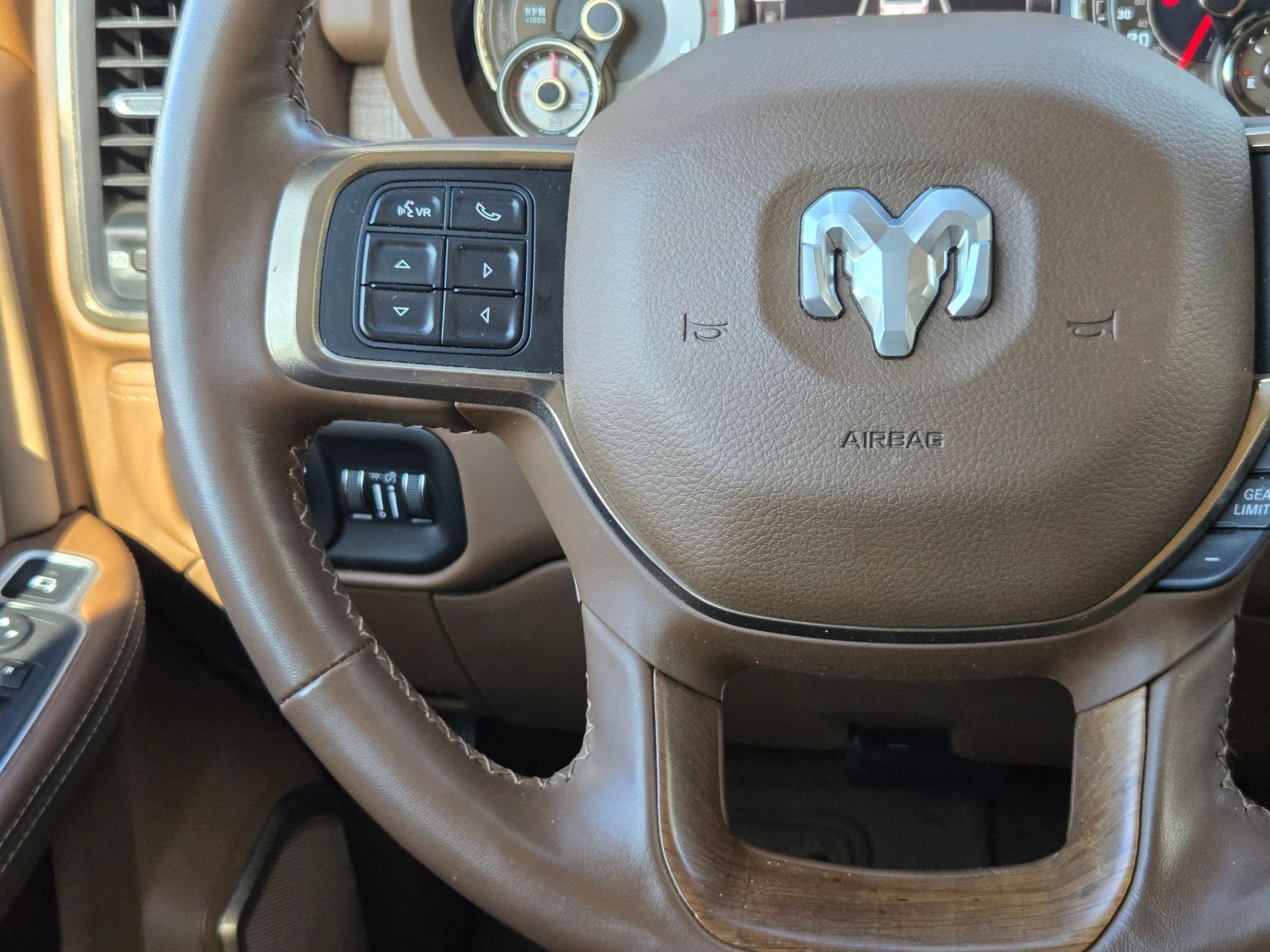 Used 2022 RAM 2500 Limited AWD/4WD image 21