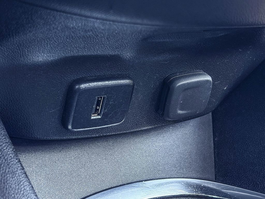 Used 2018 Chevrolet Malibu LT image 30