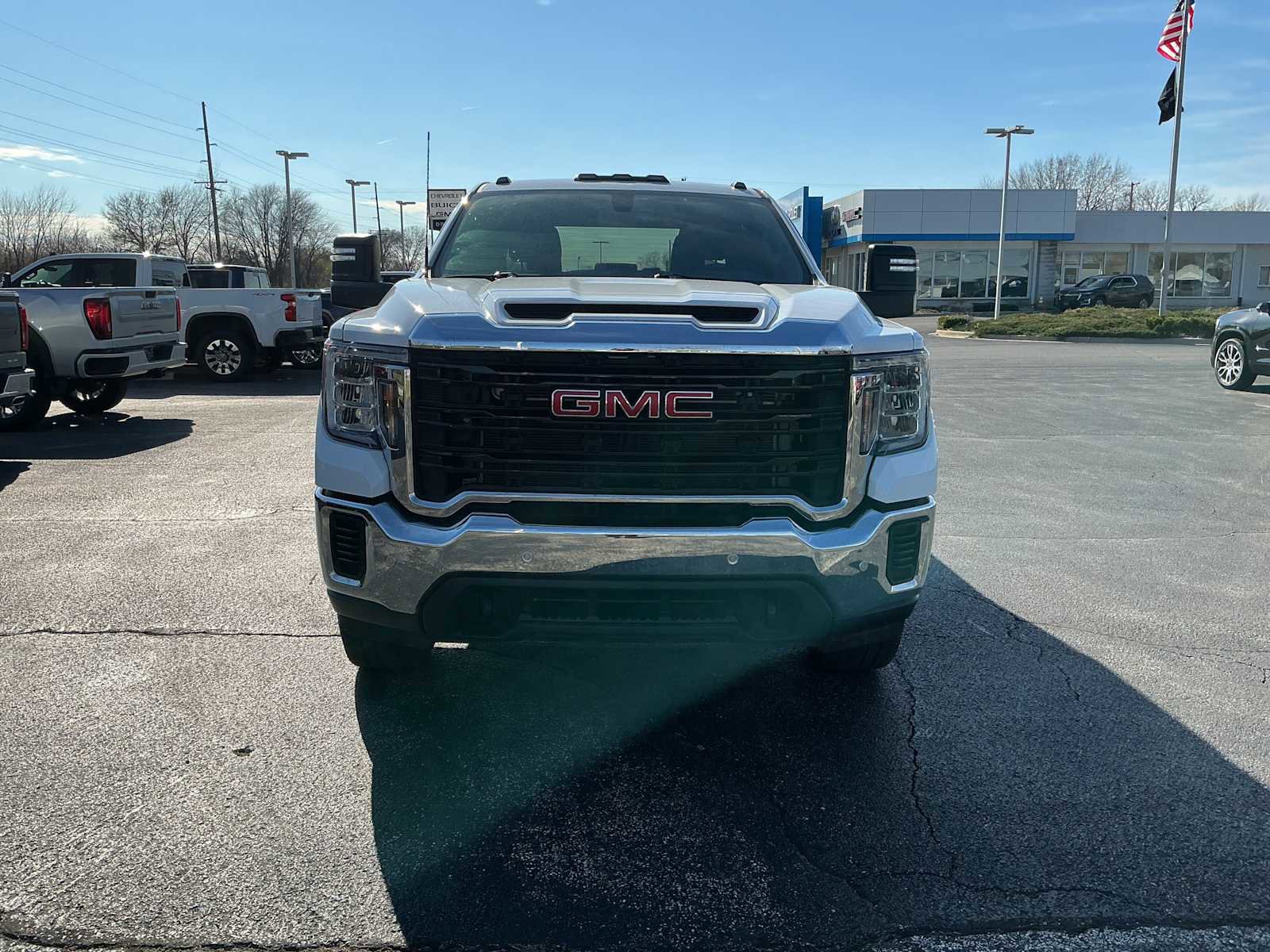 Used 2020 GMC Sierra 2500 4x4 Crew Cab w/ Gooseneck/5TH Wheel Package image 2