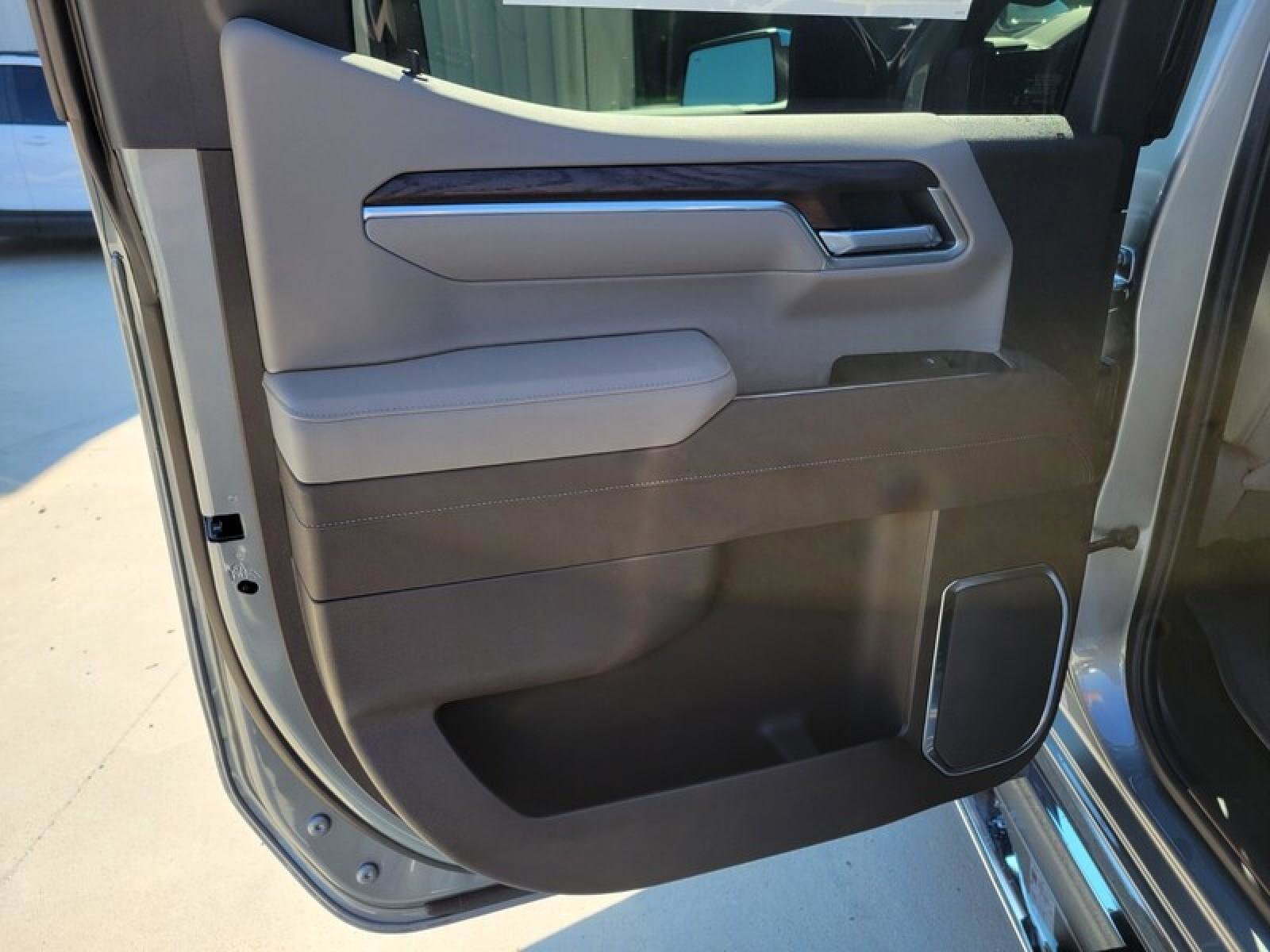 New 2026 GMC Sierra 1500 SLT w/ SLT Premium Plus Package image 28