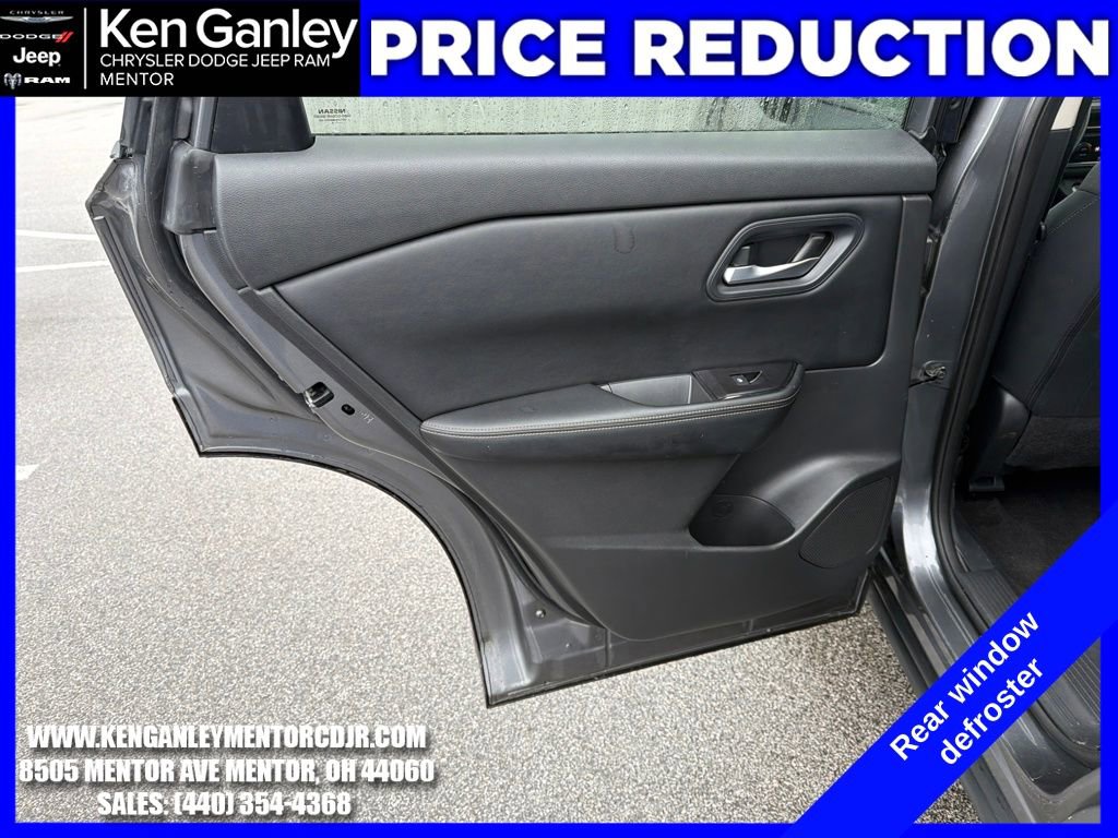 Used 2024 Nissan Rogue SV image 18