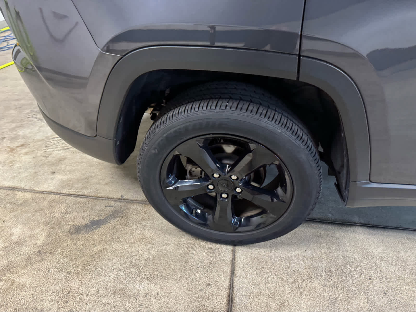 Used 2023 Jeep Grand Cherokee Altitude image 7