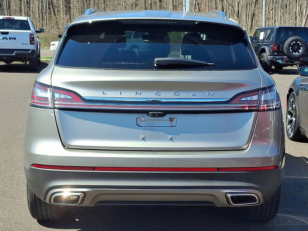 Used 2023 Lincoln Nautilus Reserve image 6