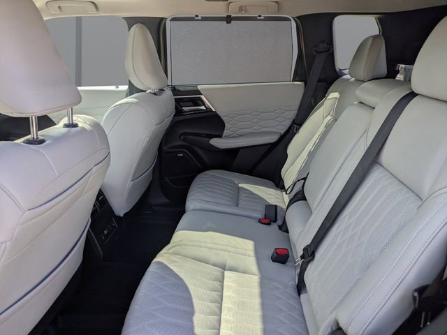 Used 2025 Mitsubishi Outlander SEL image 15