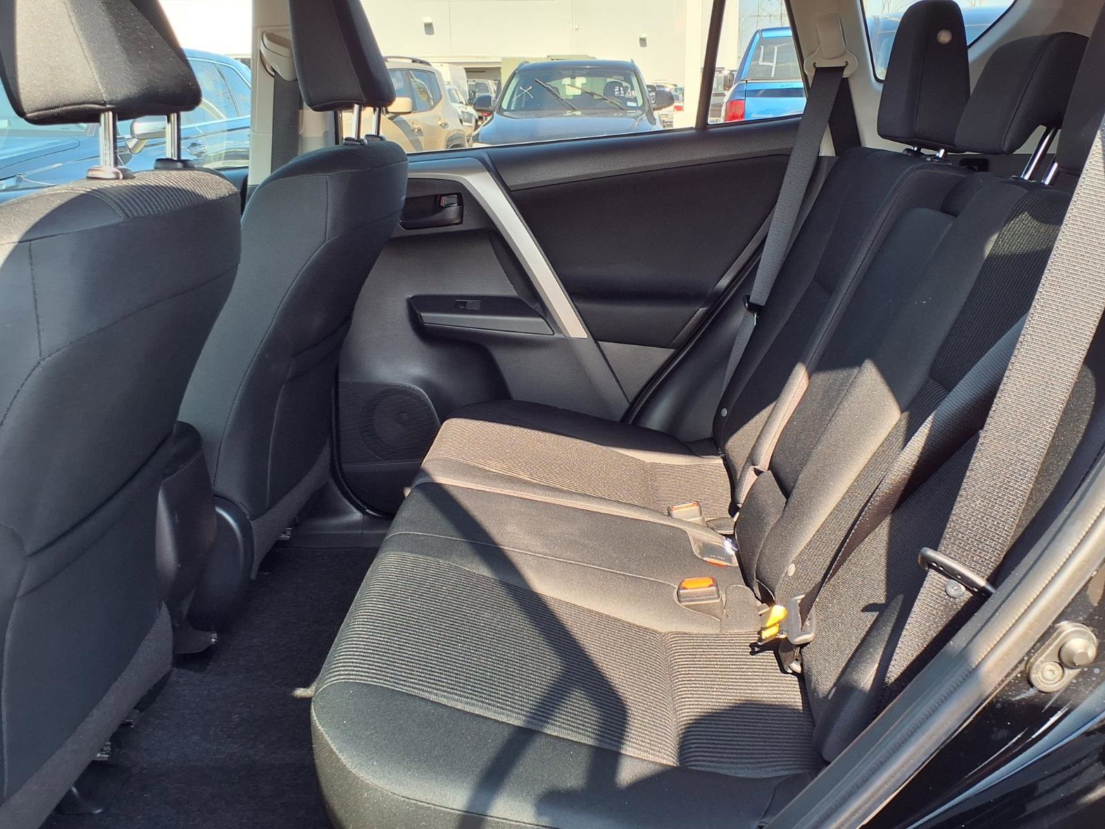 Used 2016 Toyota RAV4 LE FWD image 18