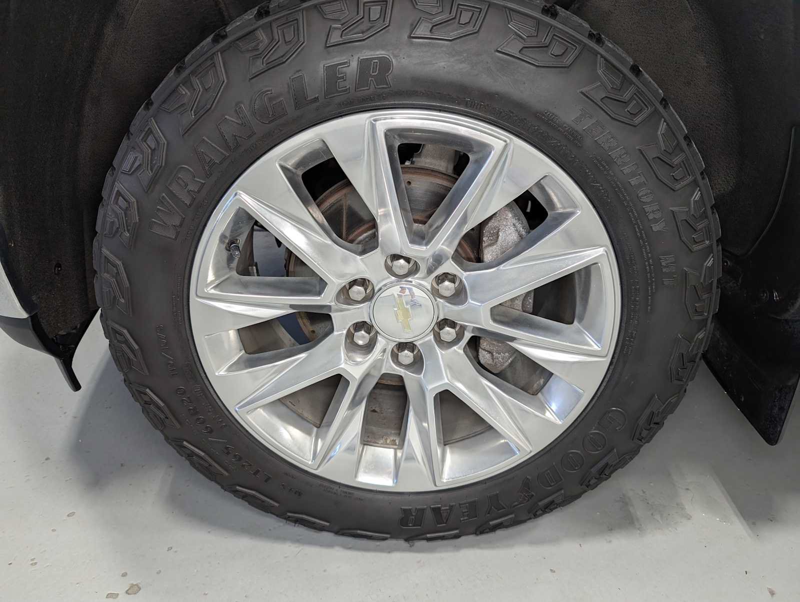 Certified 2021 Chevrolet Silverado 1500 LTZ w/ Z71 Off-Road Package AWD/4WD image 3