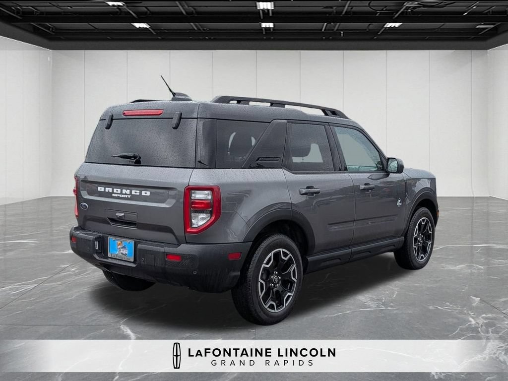 Used 2025 Ford Bronco Sport Outer Banks AWD/4WD image 5