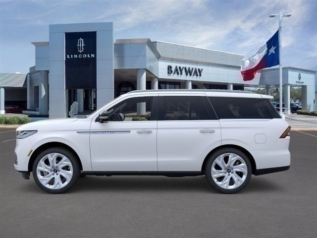 New 2025 Lincoln Navigator Reserve image 3