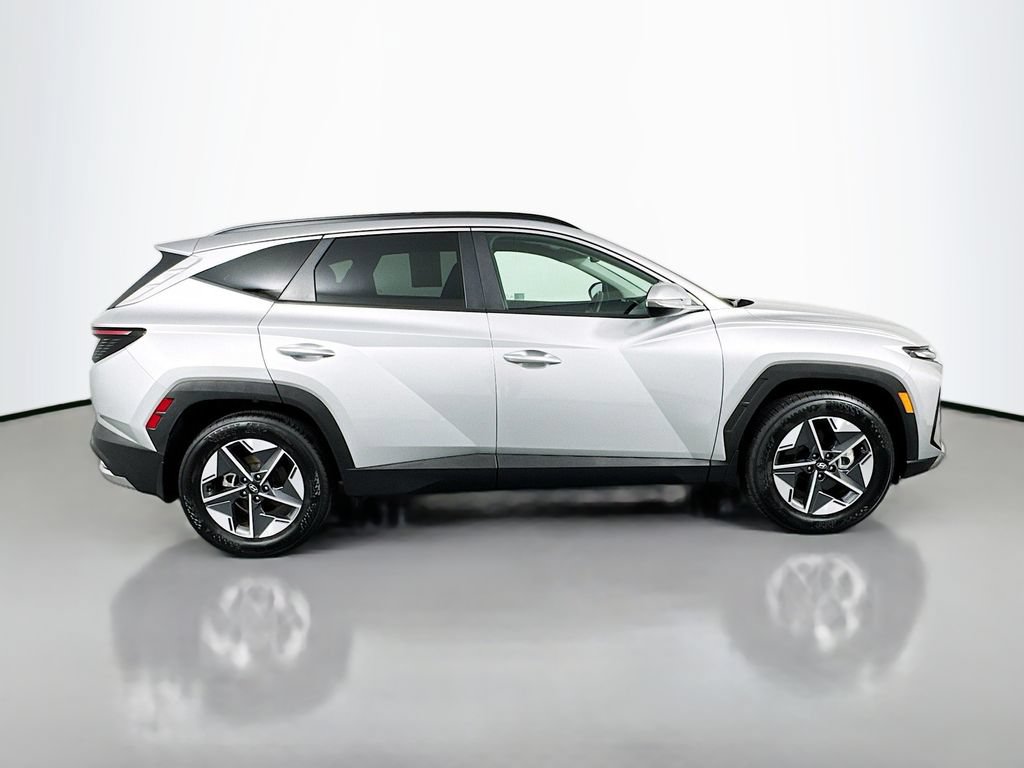 Used 2025 Hyundai Tucson SEL FWD image 4