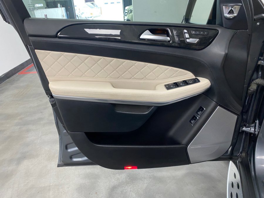 Used 2018 Mercedes-Benz GLS 550 4MATIC image 47