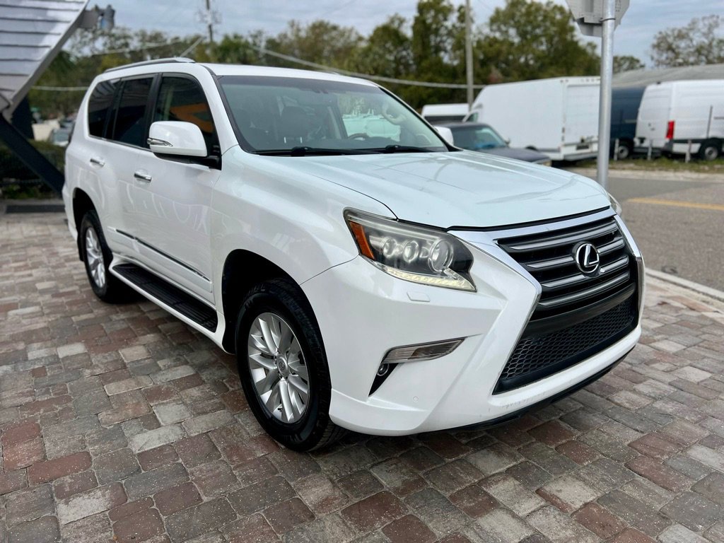 Used 2017 Lexus GX 460 Premium image 3