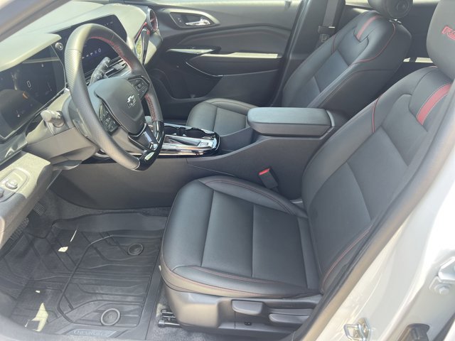 Used 2024 Chevrolet Trax RS w/ Sunroof Package image 10