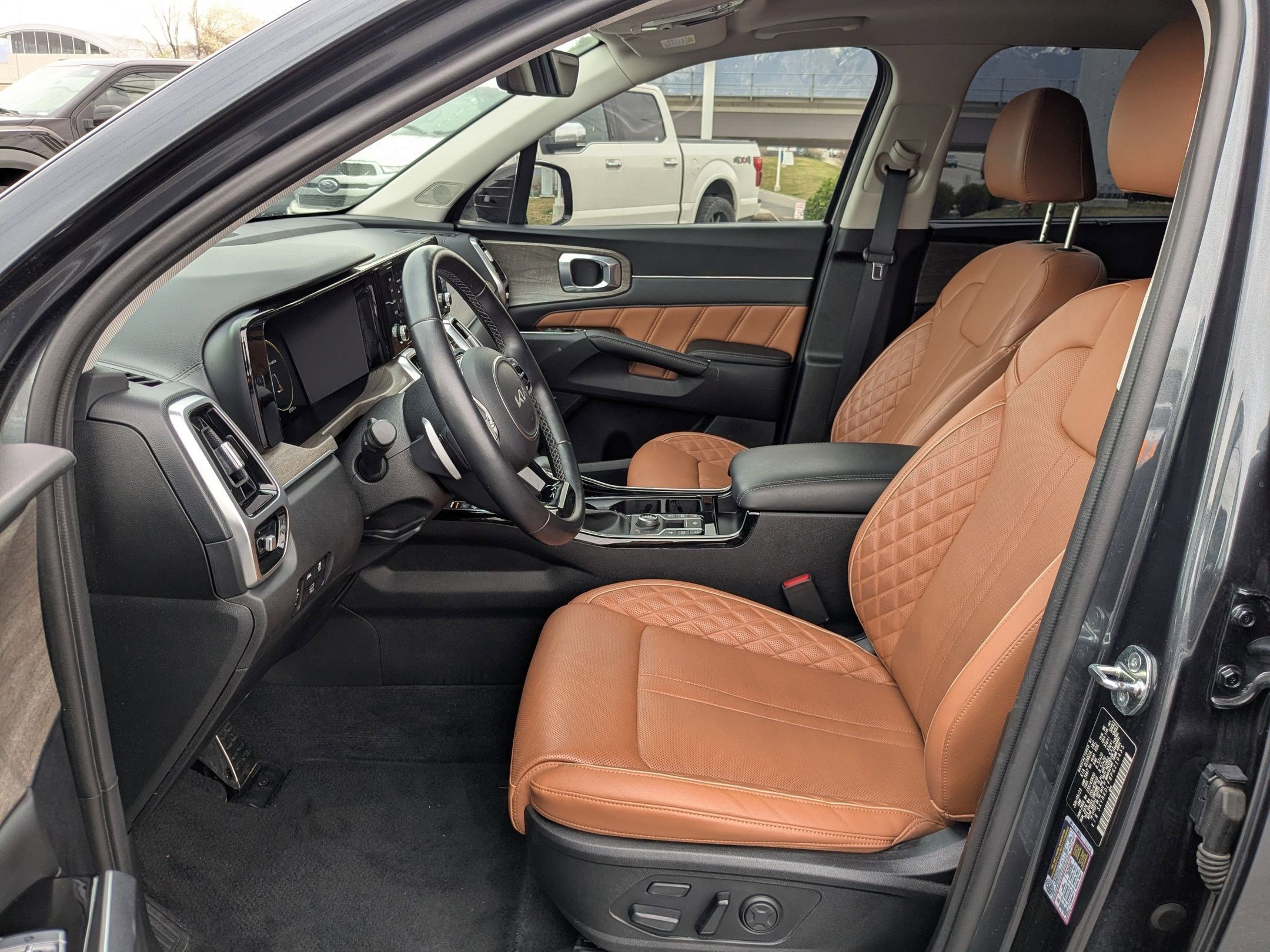 Certified 2023 Kia Sorento SX Prestige AWD/4WD image 25