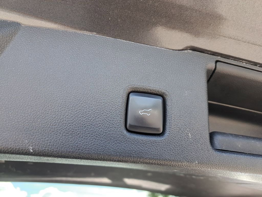 Used 2020 Ford Escape Titanium image 7