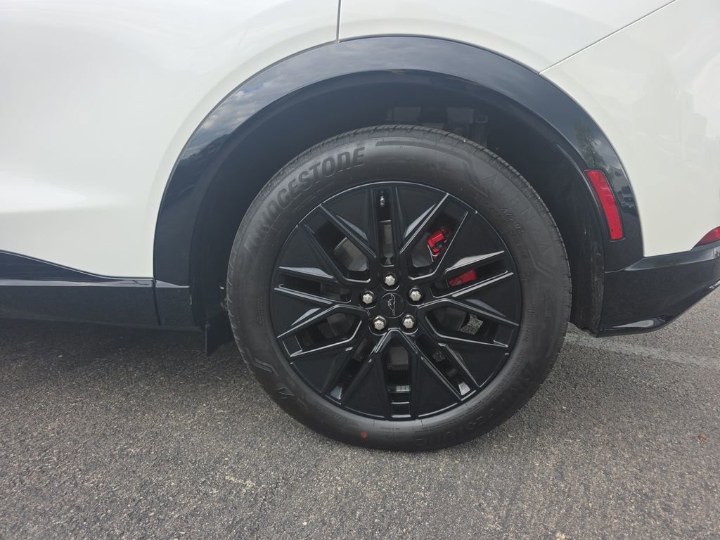 Certified 2025 Ford Mustang Mach-E Premium w/ Sport Appearance Package AWD/4WD image 15