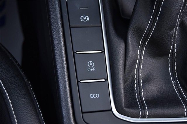 Certified 2024 Volkswagen Jetta SE w/ Panoramic Sunroof Package image 18