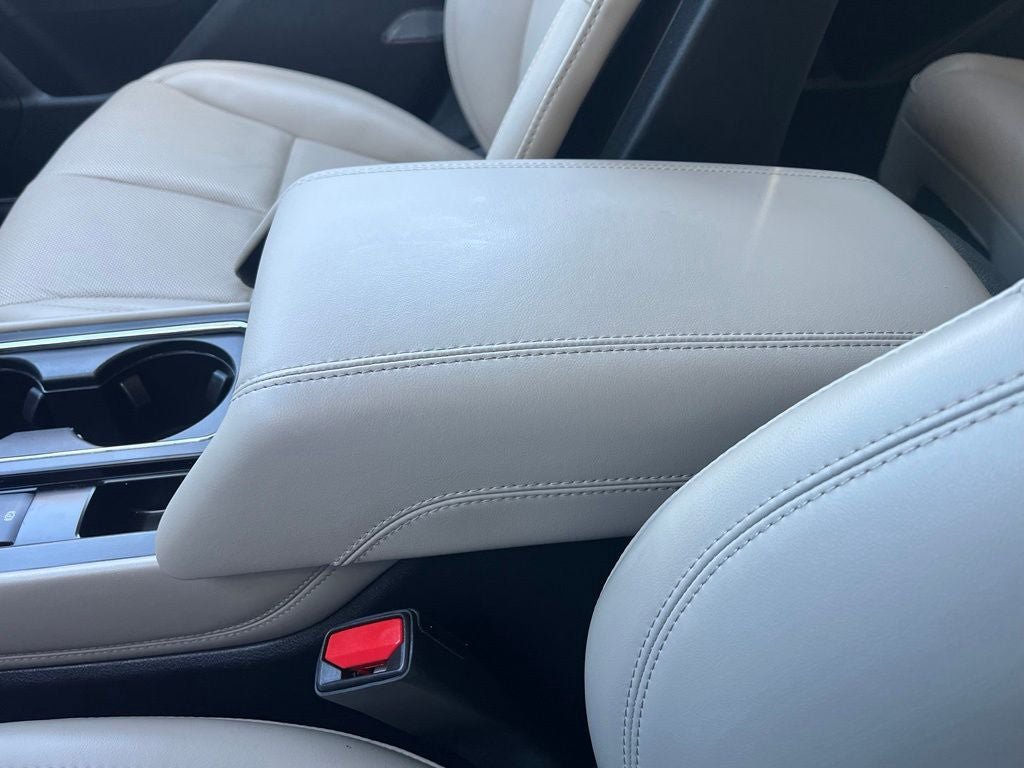 Certified 2025 Lincoln Corsair Reserve FWD image 37
