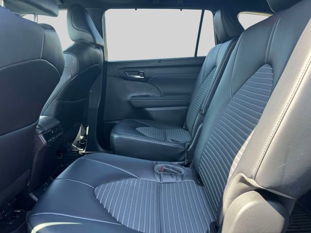 Used 2023 Toyota Highlander XSE AWD/4WD image 15