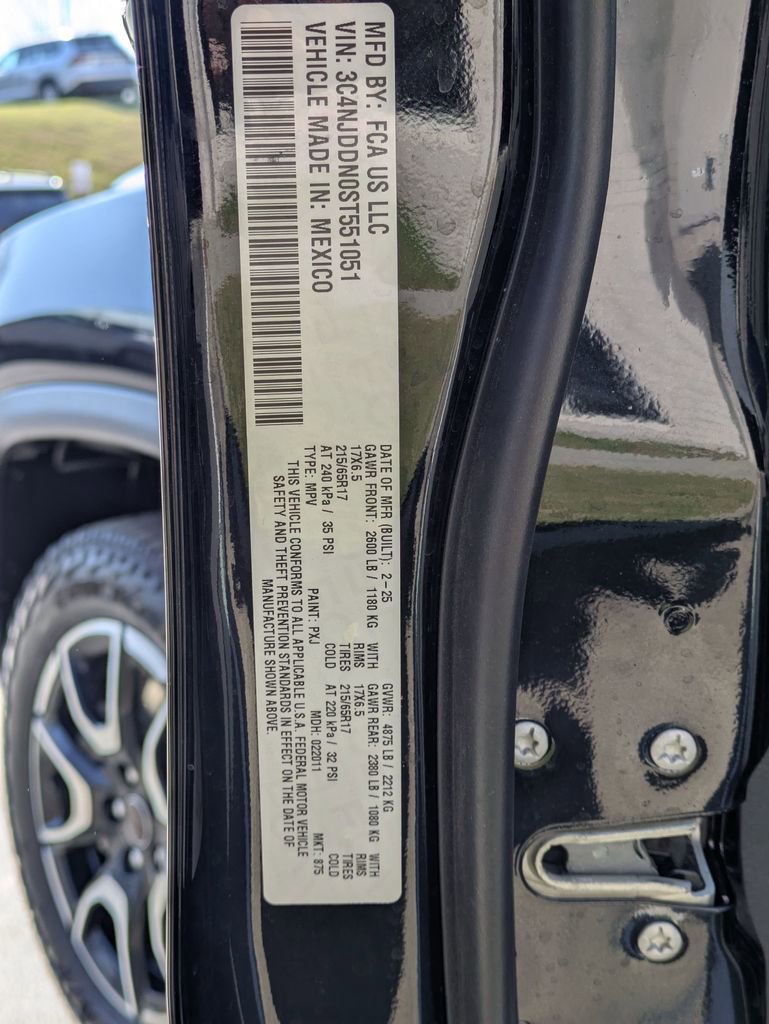 Used 2025 Jeep Compass Trailhawk image 32