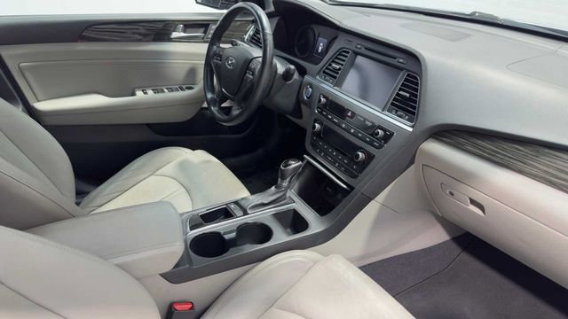 Used 2015 Hyundai Sonata Limited w/ Option Group 05 image 12