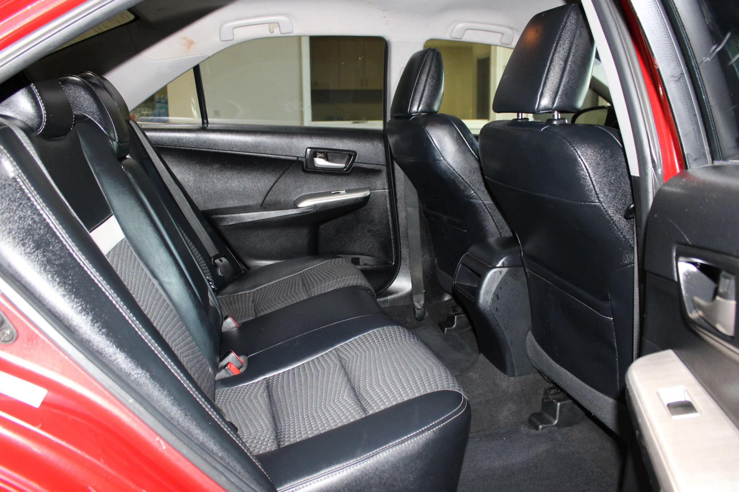 Used 2012 Toyota Camry SE FWD image 28