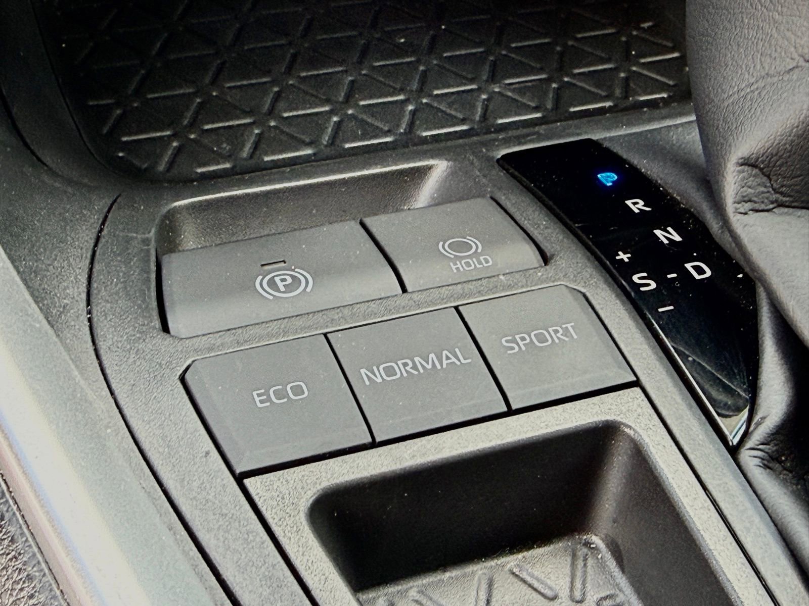 Used 2025 Toyota RAV4 XLE Premium w/ Weather Package FWD image 35