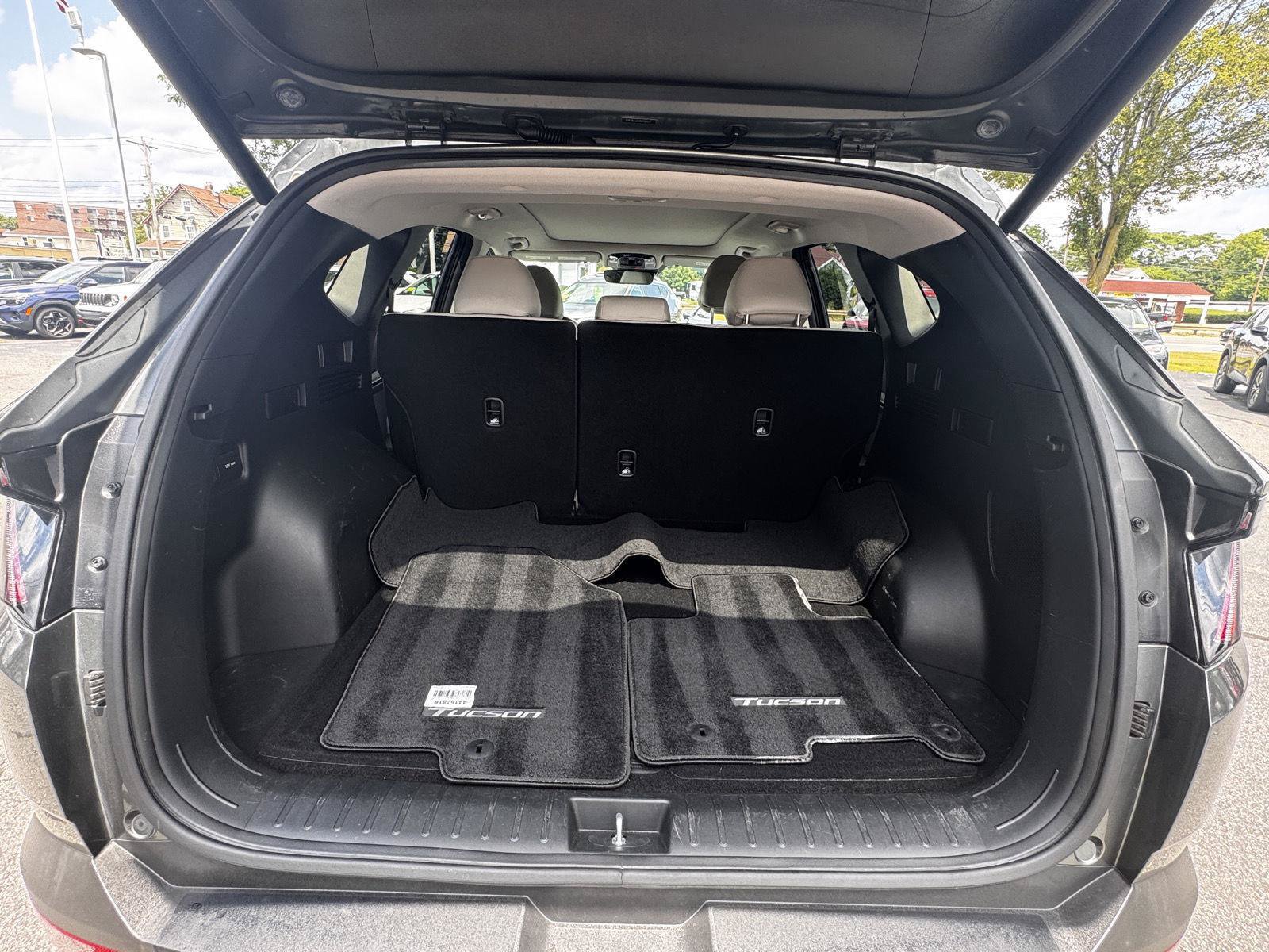 Used 2022 Hyundai Tucson Limited w/ Cargo Package AWD/4WD image 10