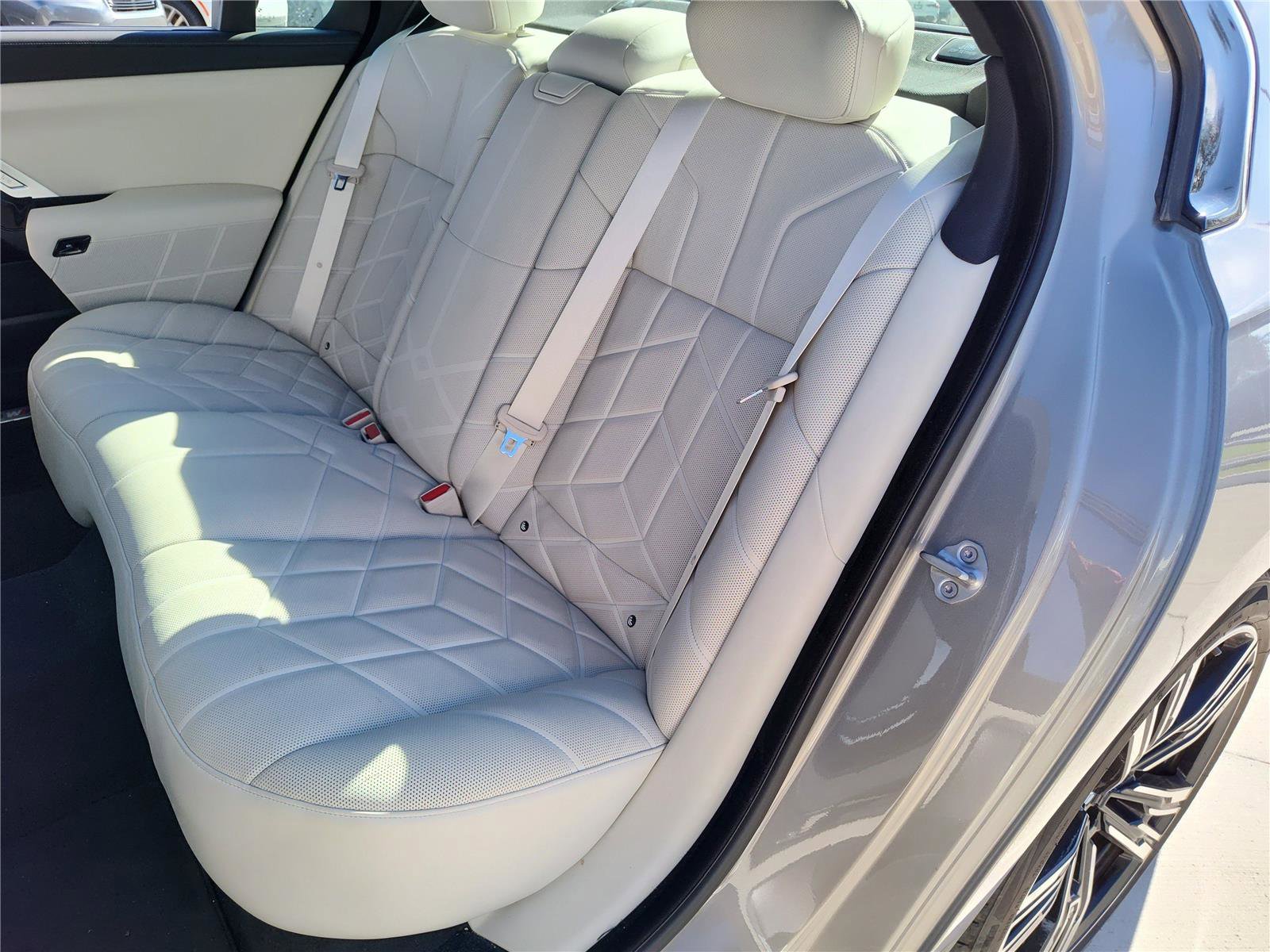 Certified 2023 BMW 740i w/ Executive Package image 24