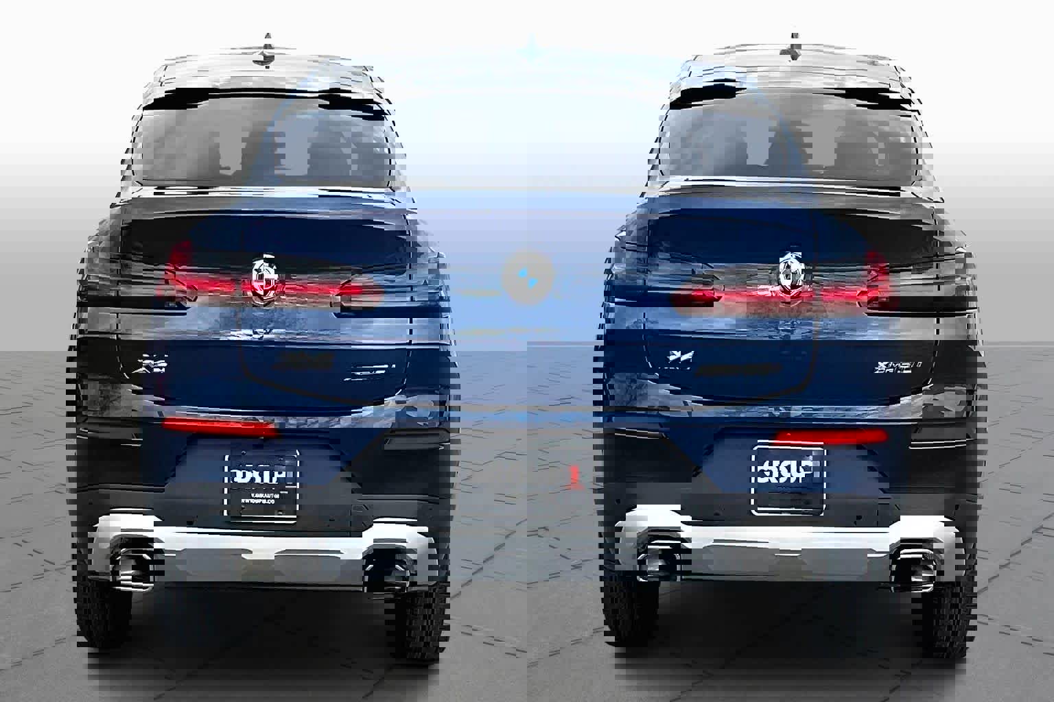 Used 2025 BMW X4 xDrive30i image 4