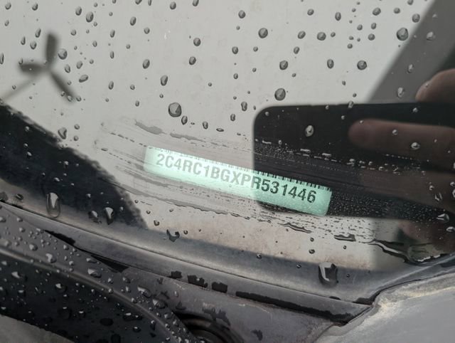 Used 2023 Chrysler Pacifica Touring-L image 34