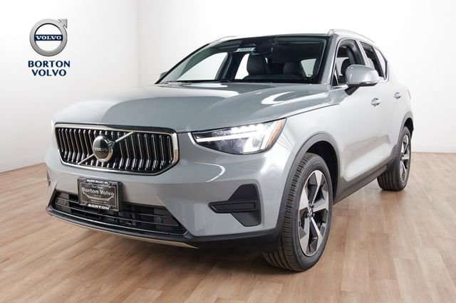 Certified 2025 Volvo XC40 B5 Core w/ Protection Package Premier