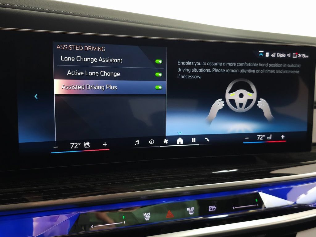 Used 2026 BMW 760i xDrive w/ Executive Package AWD/4WD image 23