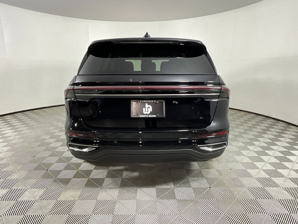 Used 2025 Lincoln Nautilus Premier image 8