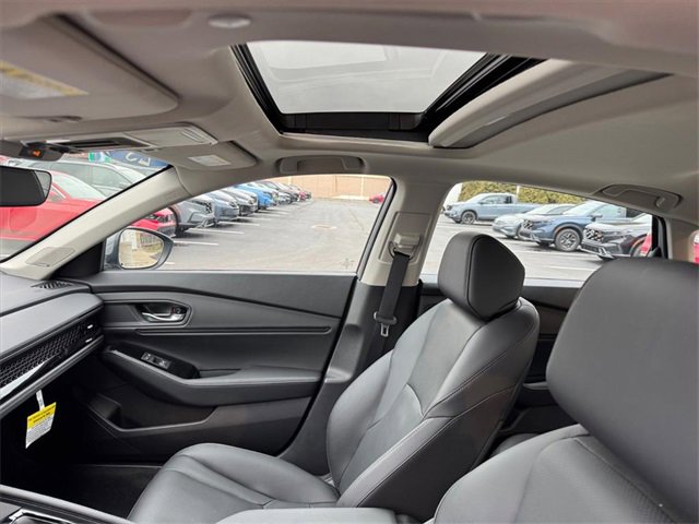 Used 2025 Honda Accord Touring image 15