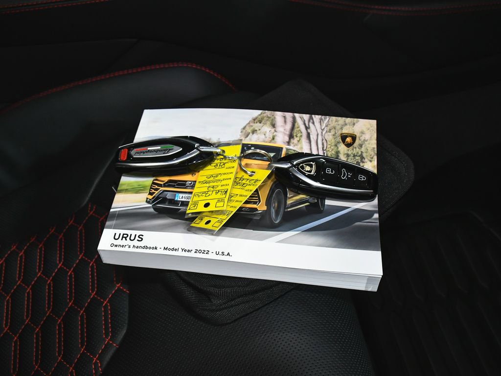 Used 2022 Lamborghini Urus AWD/4WD image 70