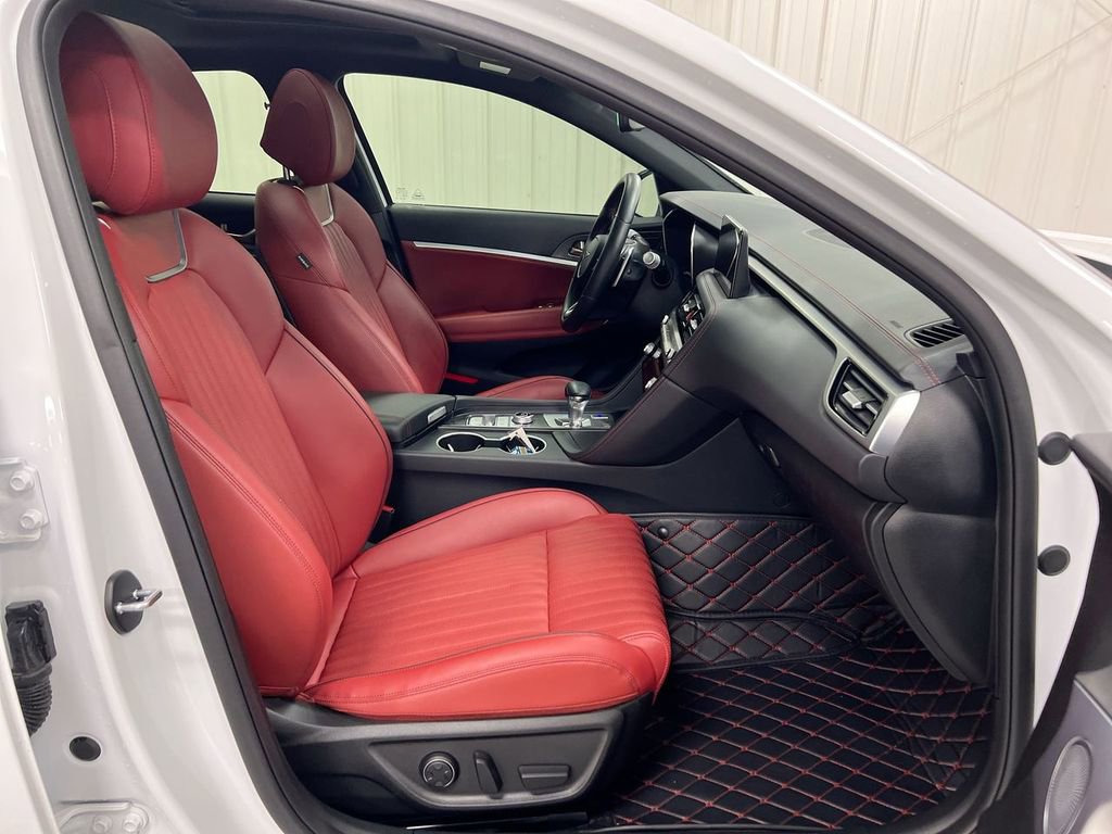 Used 2024 Genesis G70 3.3T Advanced image 23