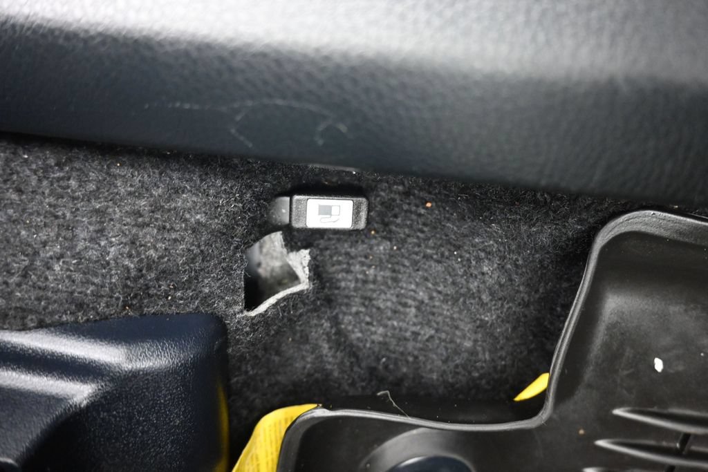 Used 2018 Toyota RAV4 Limited AWD/4WD image 29