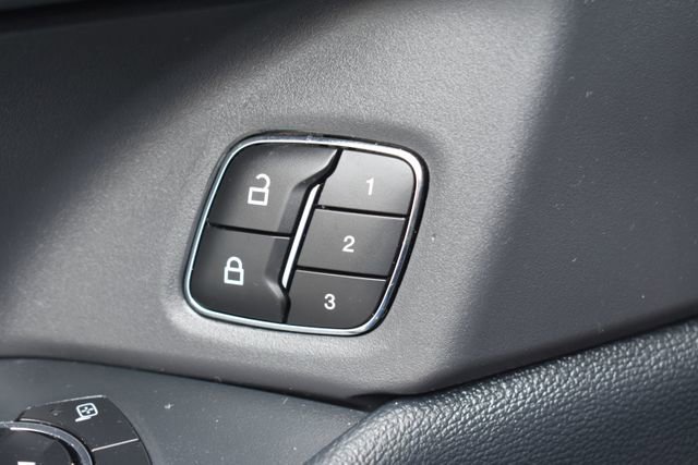 Used 2024 Ford Expedition XLT image 16