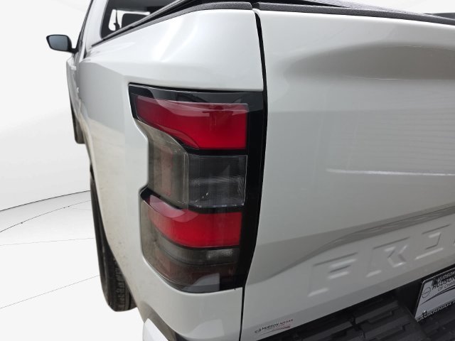 Used 2025 Nissan Frontier SV RWD image 35