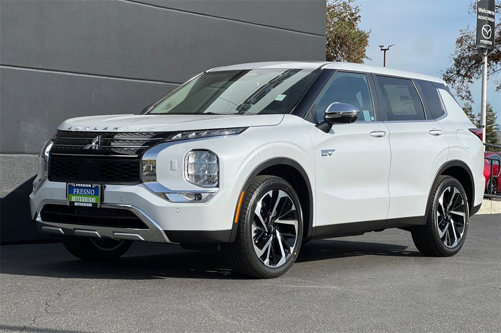New 2025 Mitsubishi Outlander SE image 9