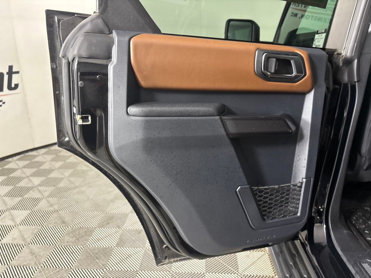 Used 2024 Ford Bronco Outer Banks AWD/4WD image 19
