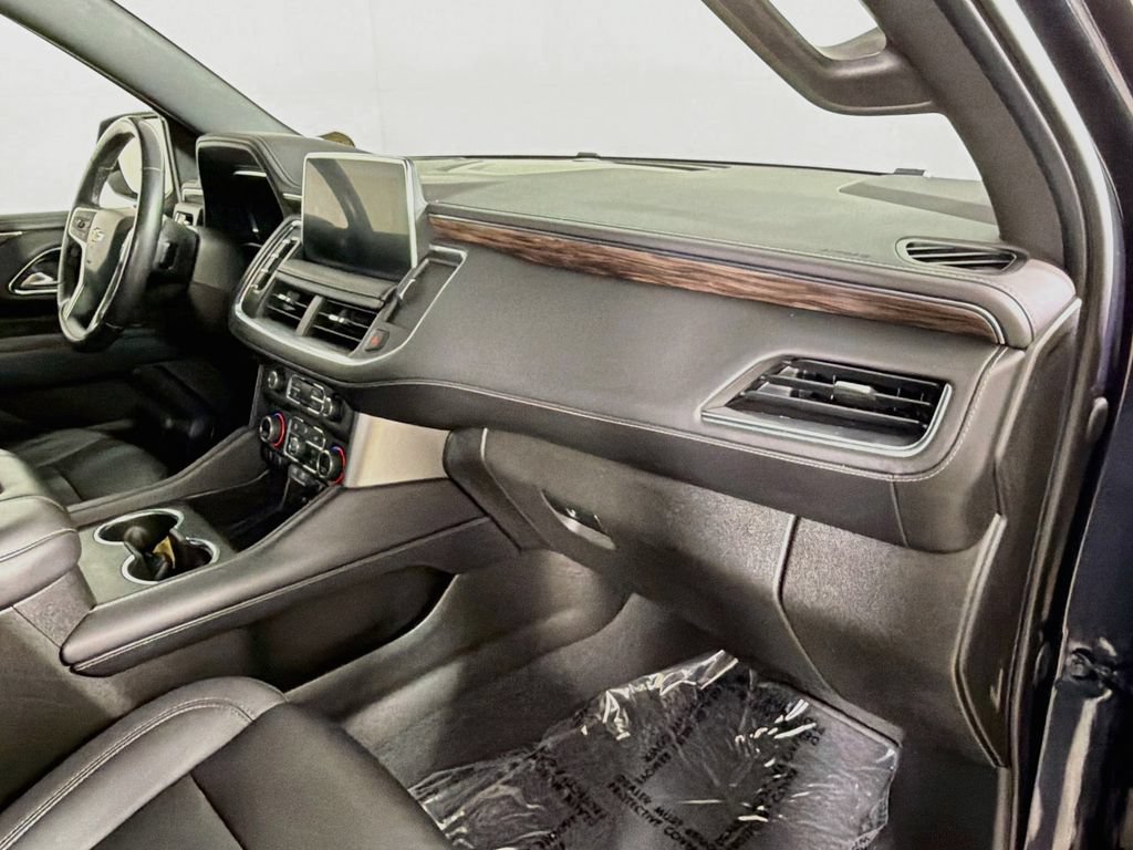 Used 2022 Chevrolet Suburban LT AWD/4WD image 27
