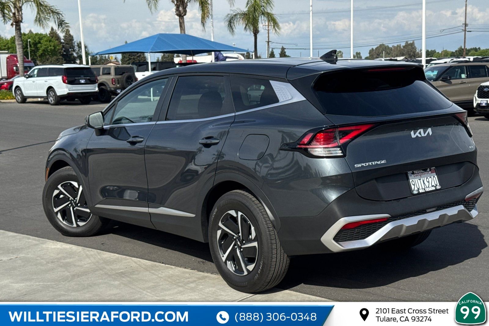 Used 2025 Kia Sportage LX image 5