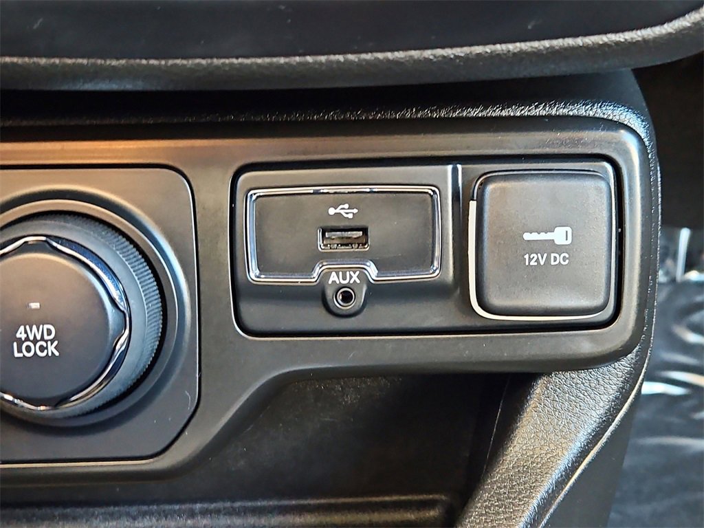 Used 2022 Jeep Renegade Latitude w/ Convenience Group image 18